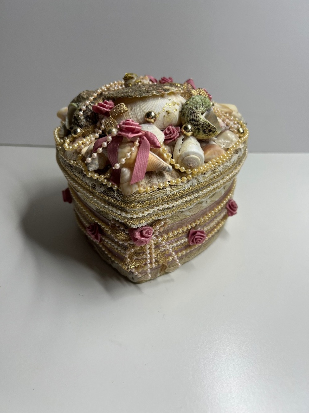 Vintage Heart Shaped Seashell Jewelry Trinket Box Faux Pearls Pink Roses